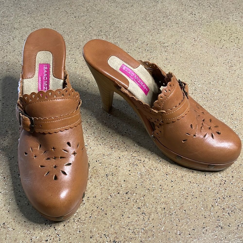 Isaac Mizrahi "Blondie" brown leather heeled mules / clogs